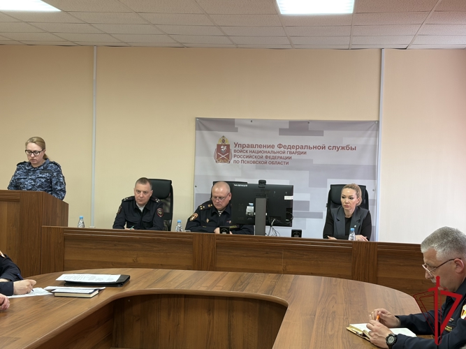 Псковские росгвардейцы примут участие в обеспечении общественной безопасности в период подготовки и проведения праздничных мероприятий Дня Весны и Труда и 81- ой годовщине Победы в Великой Отечественной войне