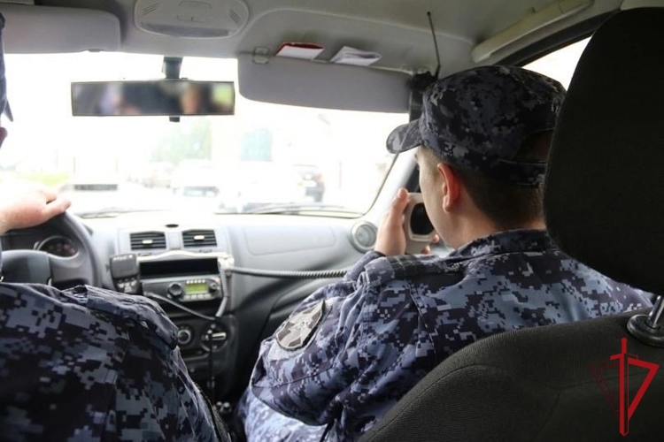 Росгвардейцы задержали подростков, подозреваемых в краже 