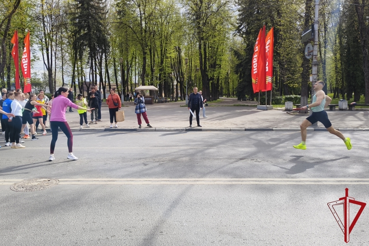 В Псковской области росгвардейцы одержали победу в легкоатлетической эстафете, посвященной Победе в Великой Отечественной войне