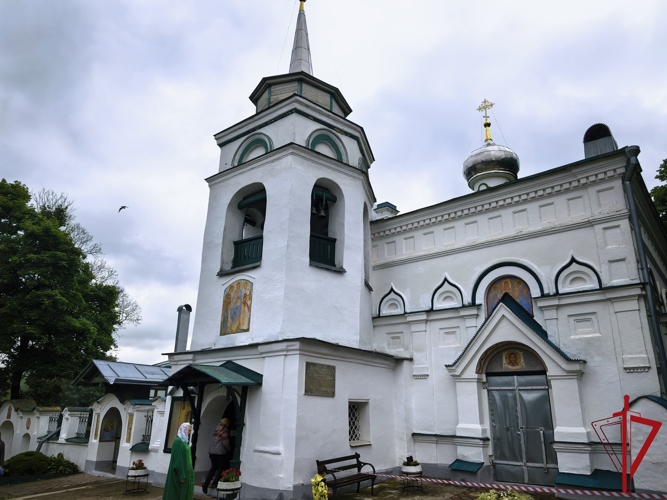 Росгвардейцы приняли участие в молебне и крестном ходе в честь дня памяти «Любятовской» иконы Божией Матери