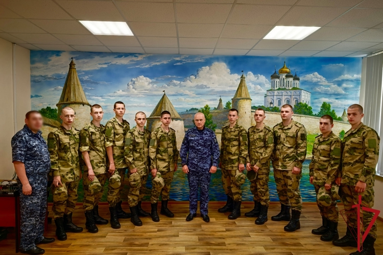 Призывники из Псковской области отправились на службу в воинские части Росгвардии