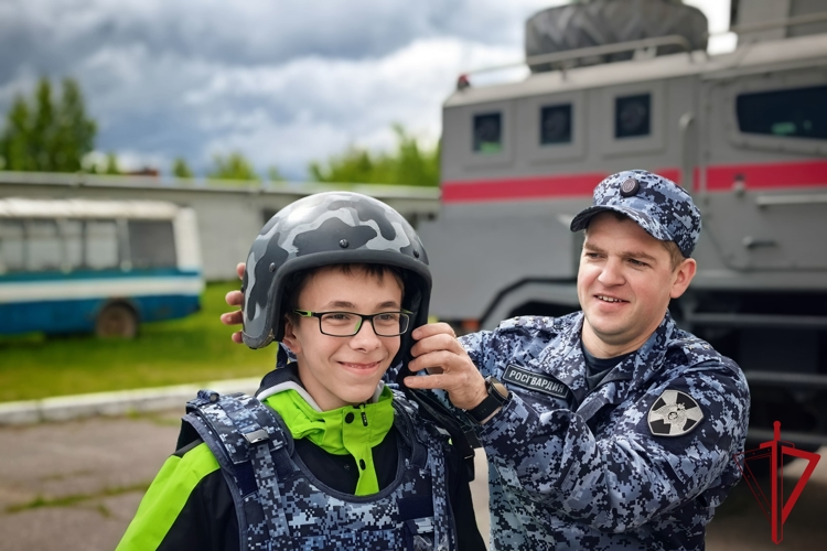В региональном управлении Росгвардии прошла акция «День открытых дверей» для юных спортсменов