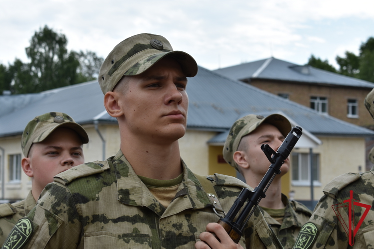 В Сыктывкаре состоялась торжественная присяга для военнослужащих по призыву в Центре подготовки личного состава Росгвардии