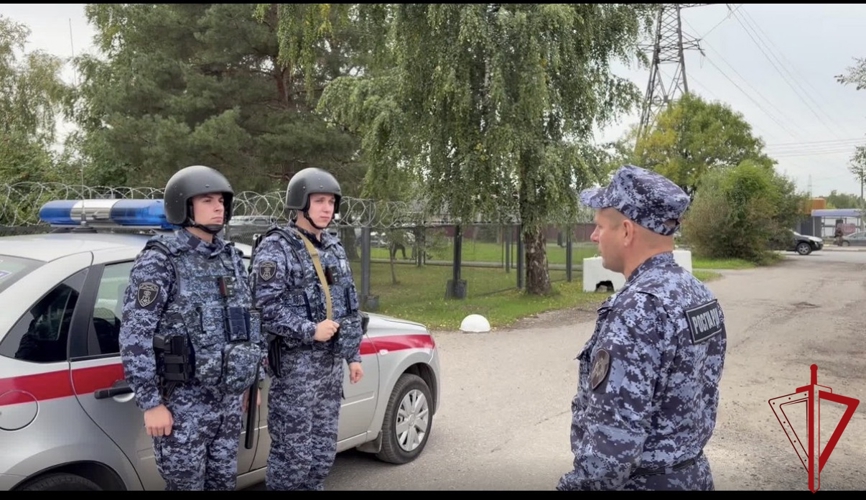 В Псковской области росгвардейцы обеспечили общественную безопасность при проведении выборов