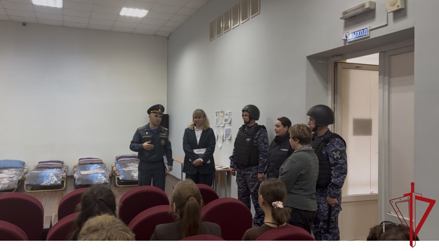 Сотрудники и военнослужащие Управления Росгвардии по Псковской области  приняли участие в штабной тренировке по гражданской обороне